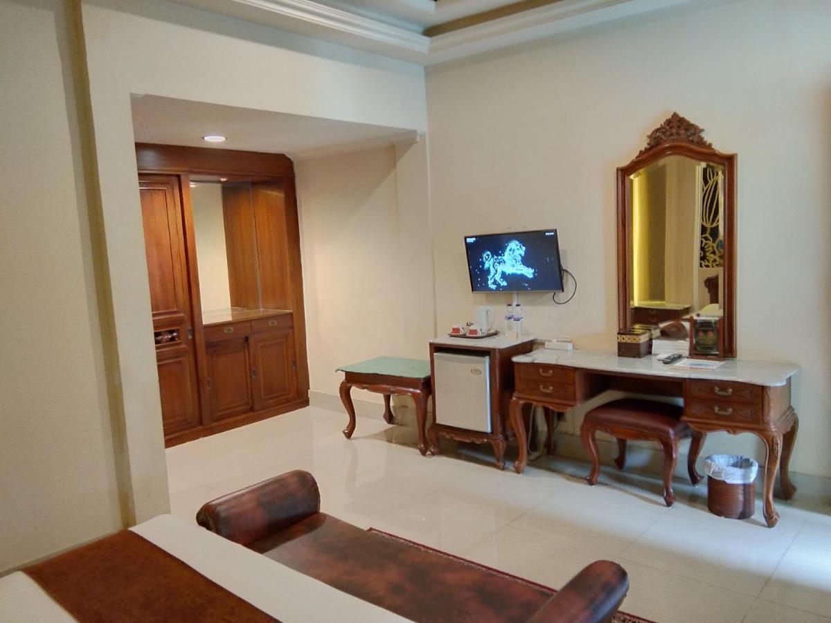 Hotel Indah Palace Jogyakarta Zewnętrze zdjęcie
