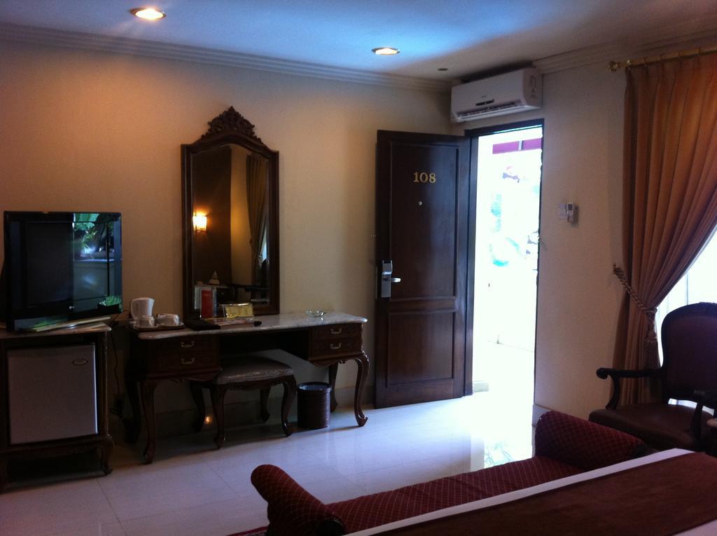 Hotel Indah Palace Jogyakarta Zewnętrze zdjęcie
