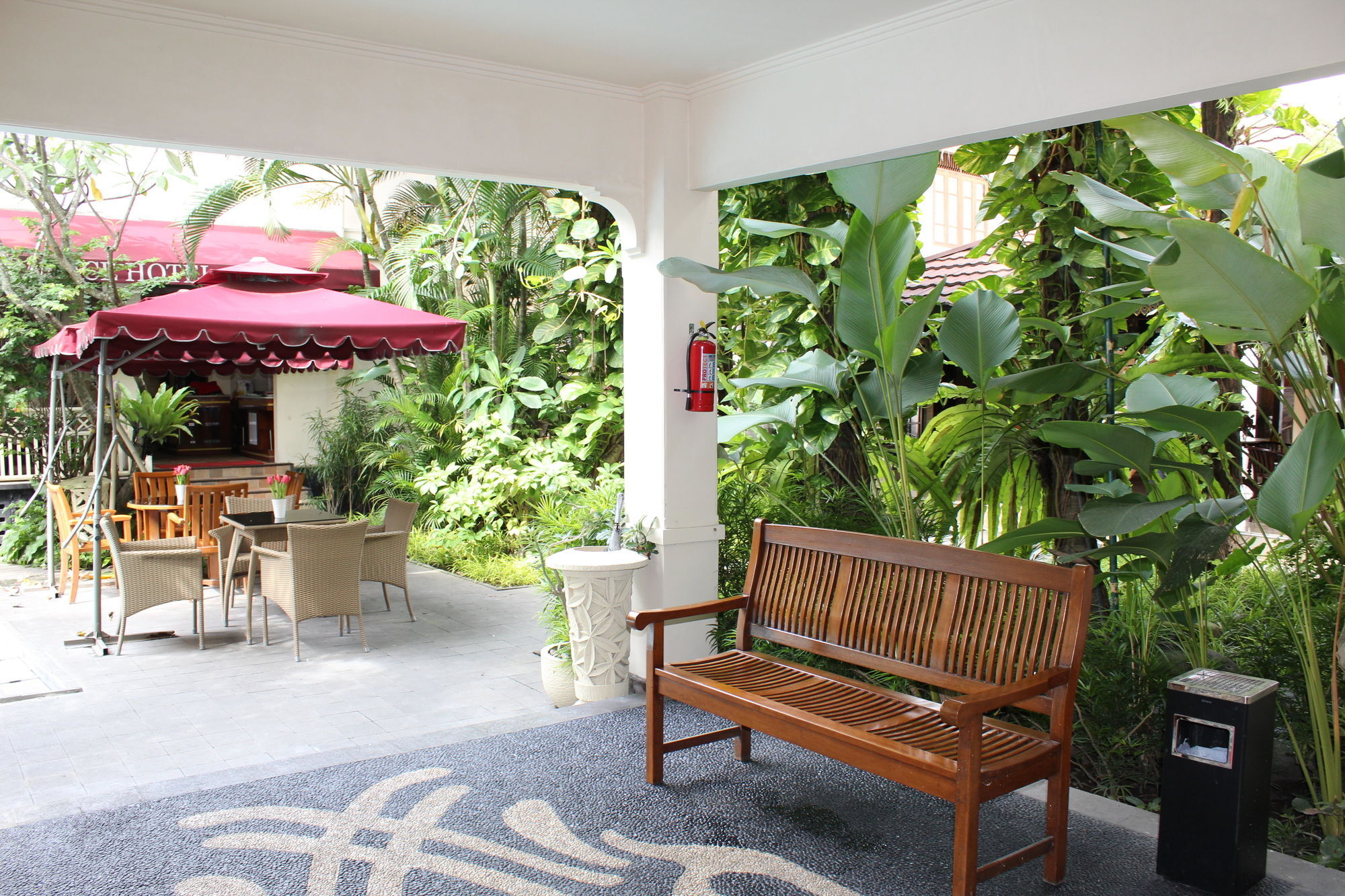 Hotel Indah Palace Jogyakarta Zewnętrze zdjęcie